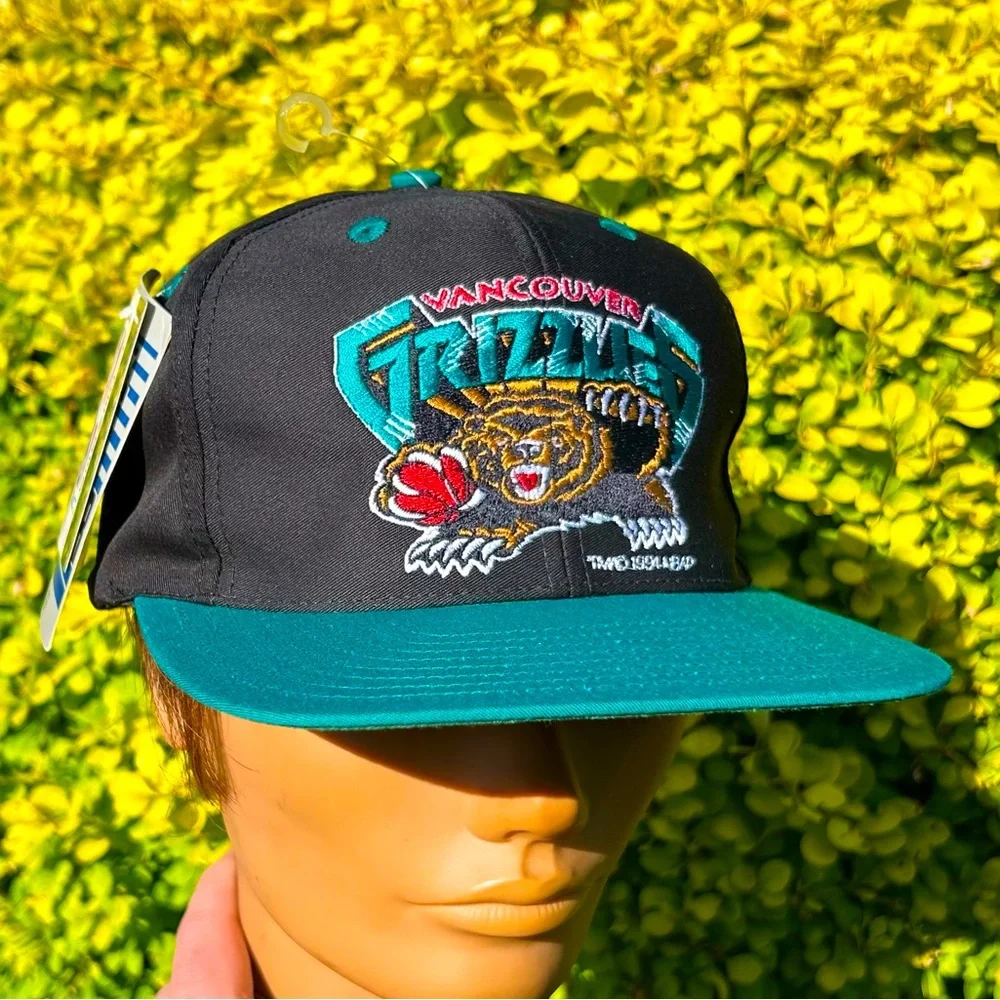 💥SOLD💥 Vintage 1994 Vancouver Grizzlies snapback hat baseball cap NBA Competitor - Picture 1 of 16